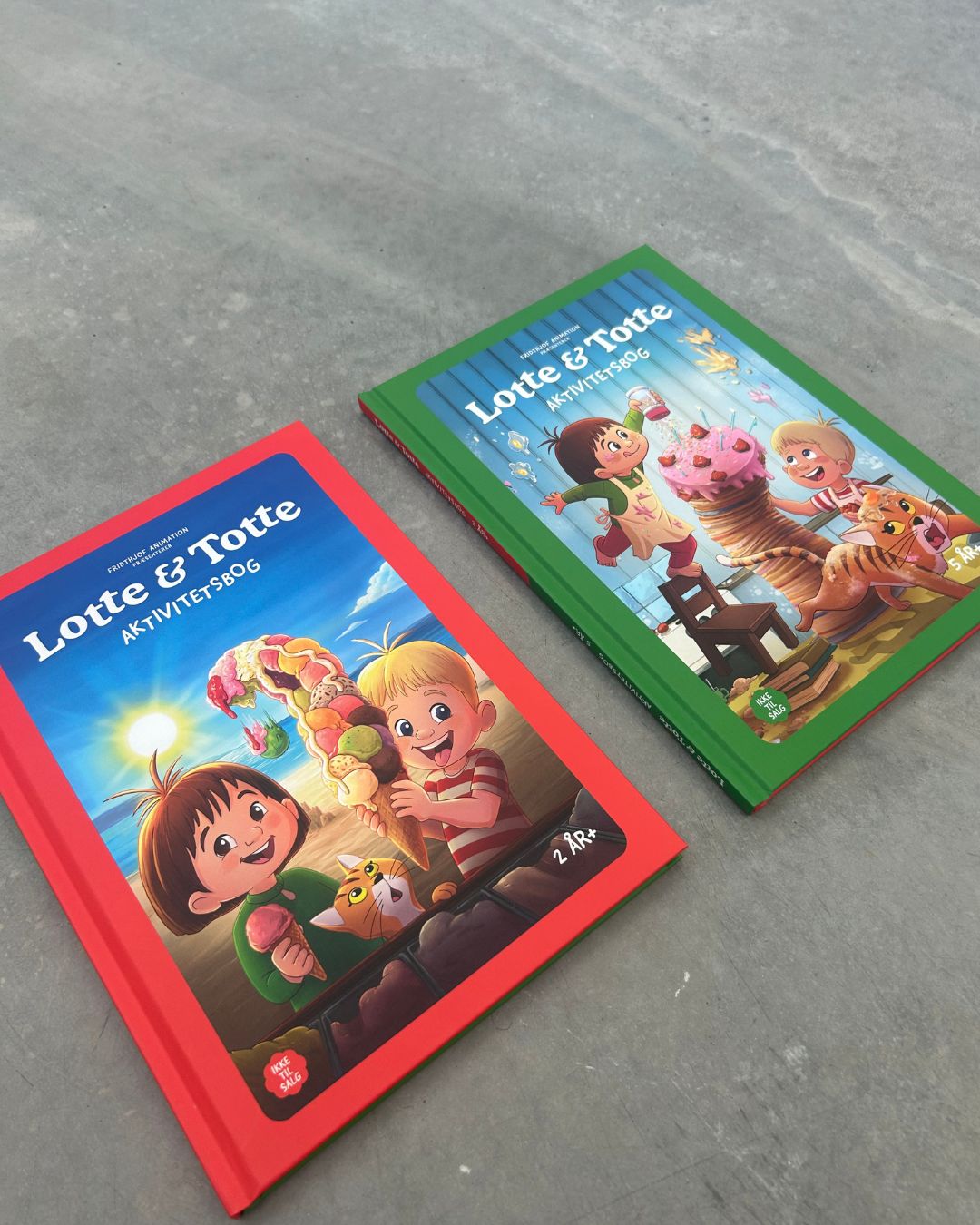 Lotte & Totte – færdige bøger vist i miljø